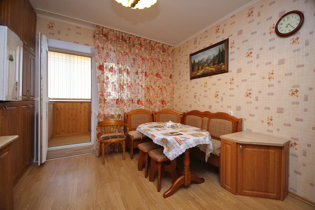Room-Club Apartments On Nikolaya Chumicheva Street Belgorod Room photo