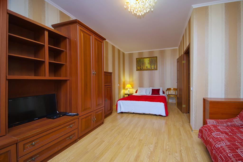 Room-Club Apartments On Nikolaya Chumicheva Street Belgorod Room photo